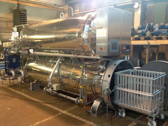 Autoklav_1100_WT_VA_mit Käfig